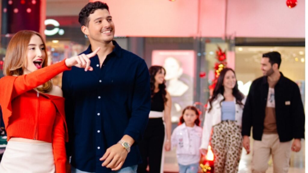 Familia comprando ropa y accesorios en Tiendas Carrion, una opción para todos los miembros de la familia en Comayagua.