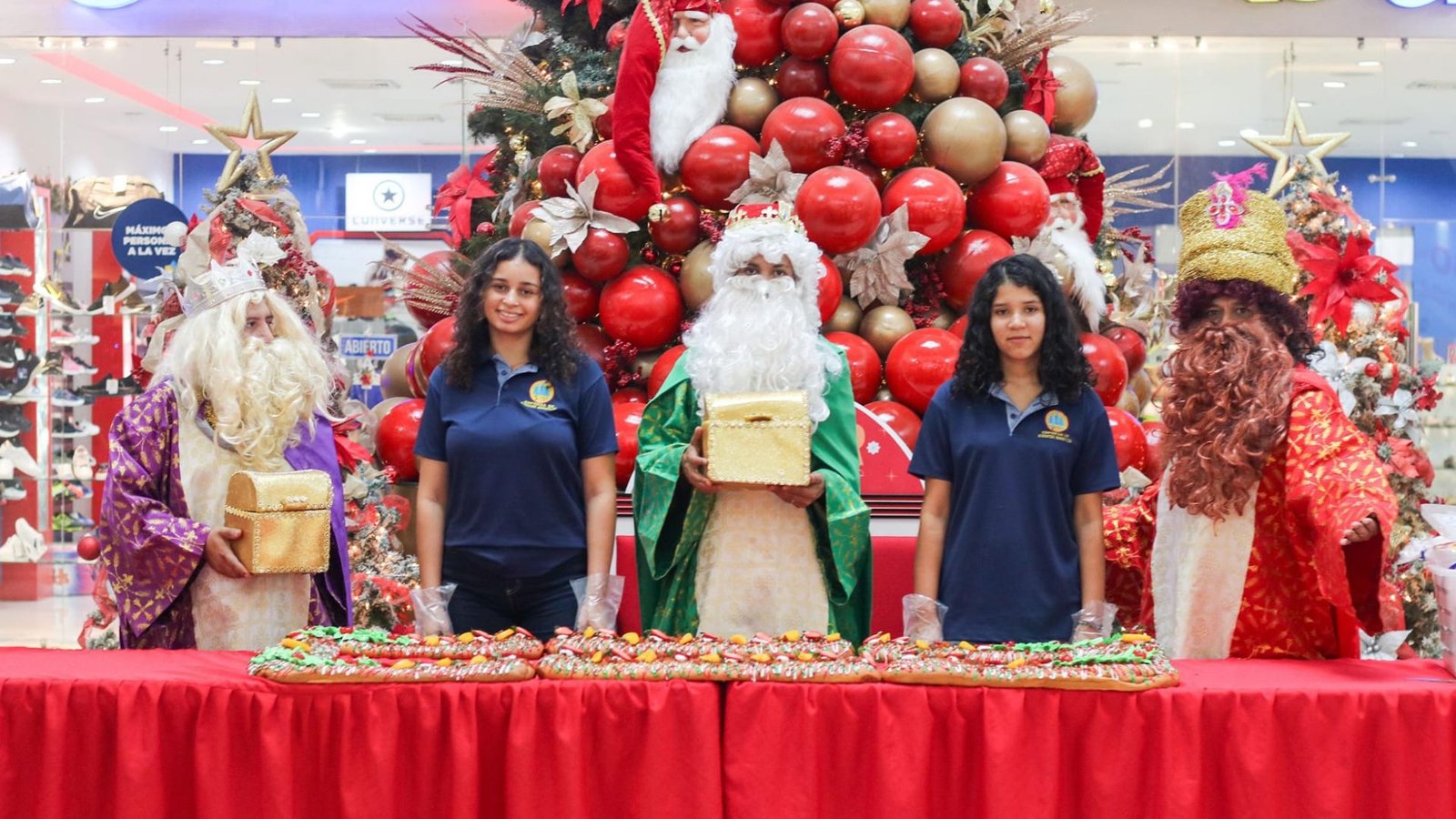 Rosca gigante de Reyes Magos en Mall Premier Catacamas