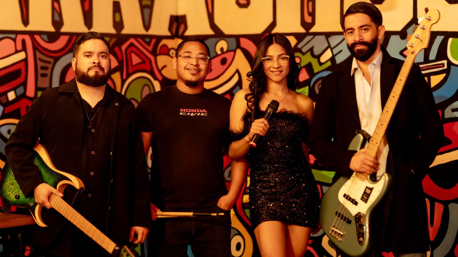 Concierto Love Songs en Plaza Premier Toronjal con música romántica en vivo